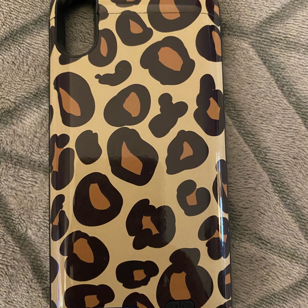 Charging case